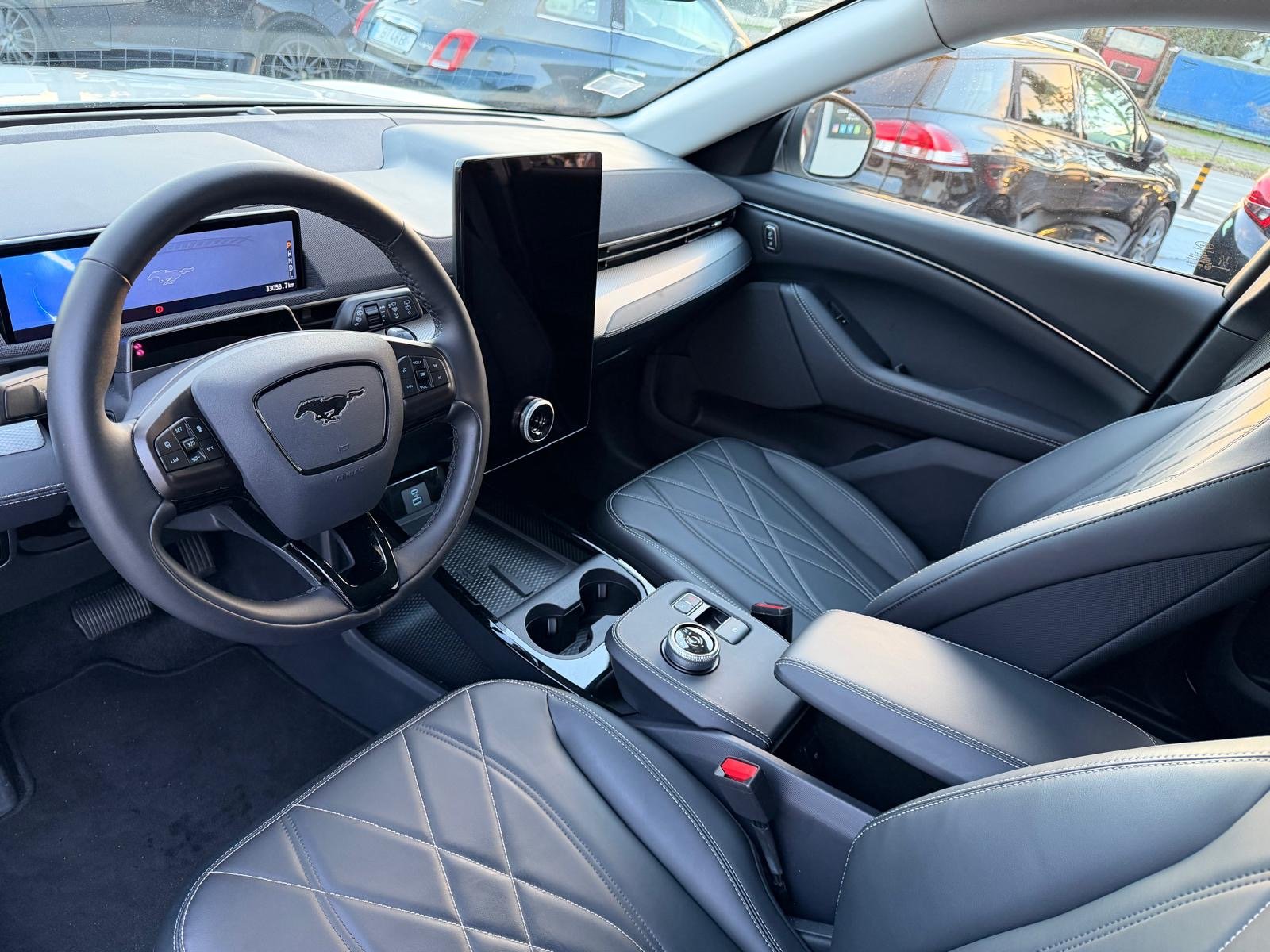 Ford Mustang Mach-E Standard - imagem 26