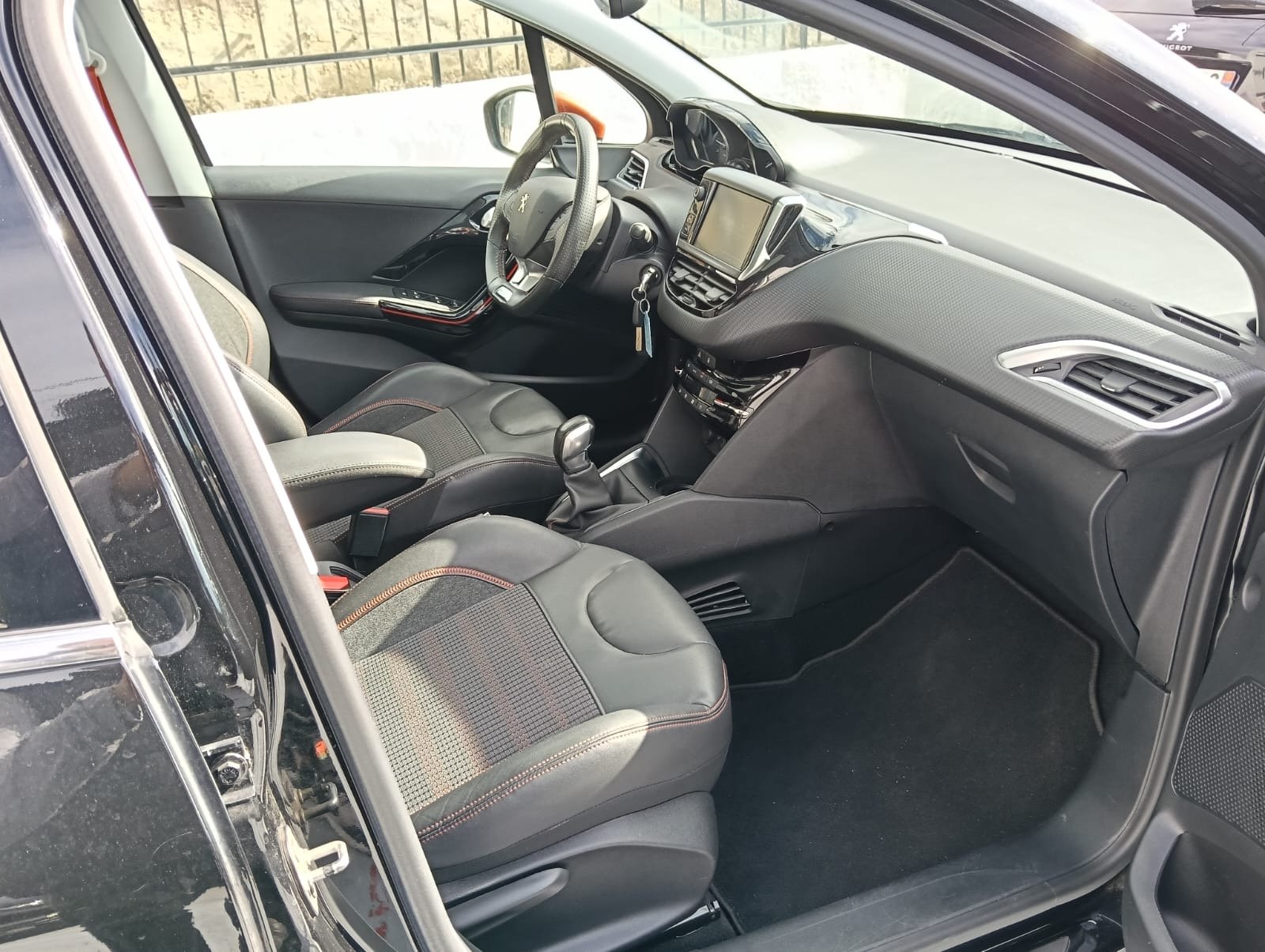 Peugeot 208 - imagem 15