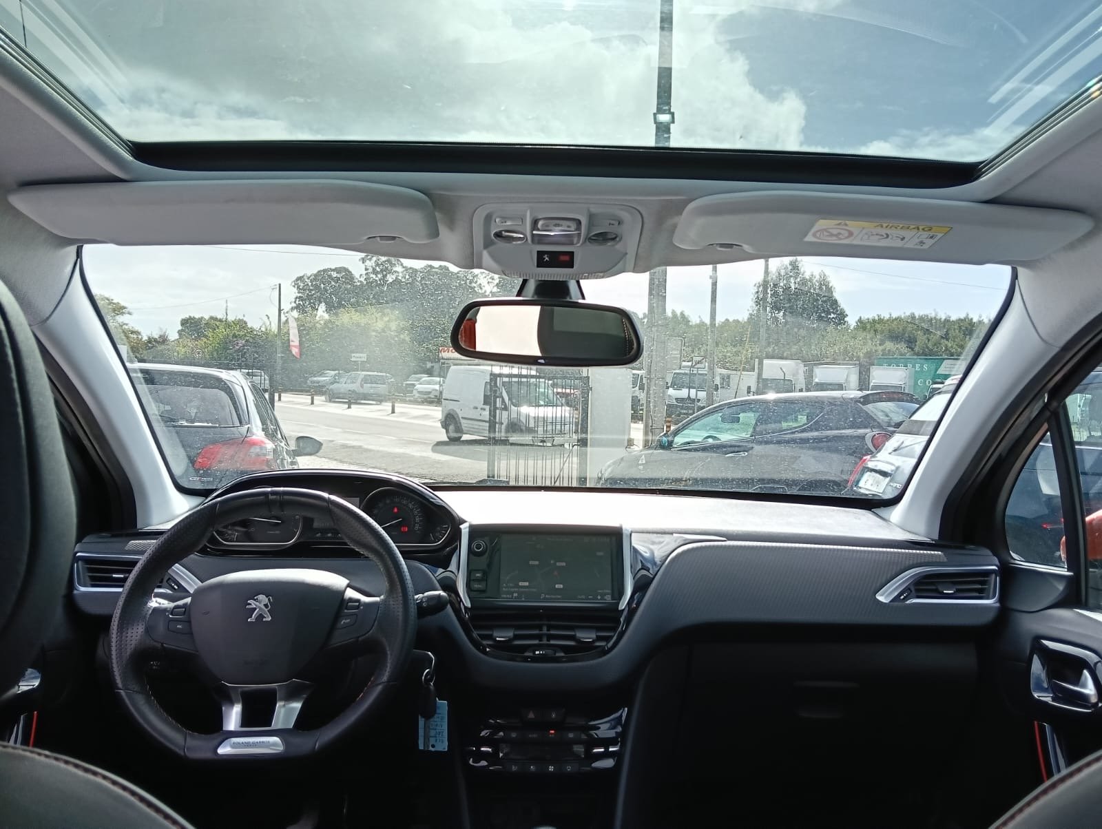 Peugeot 208 - imagem 11