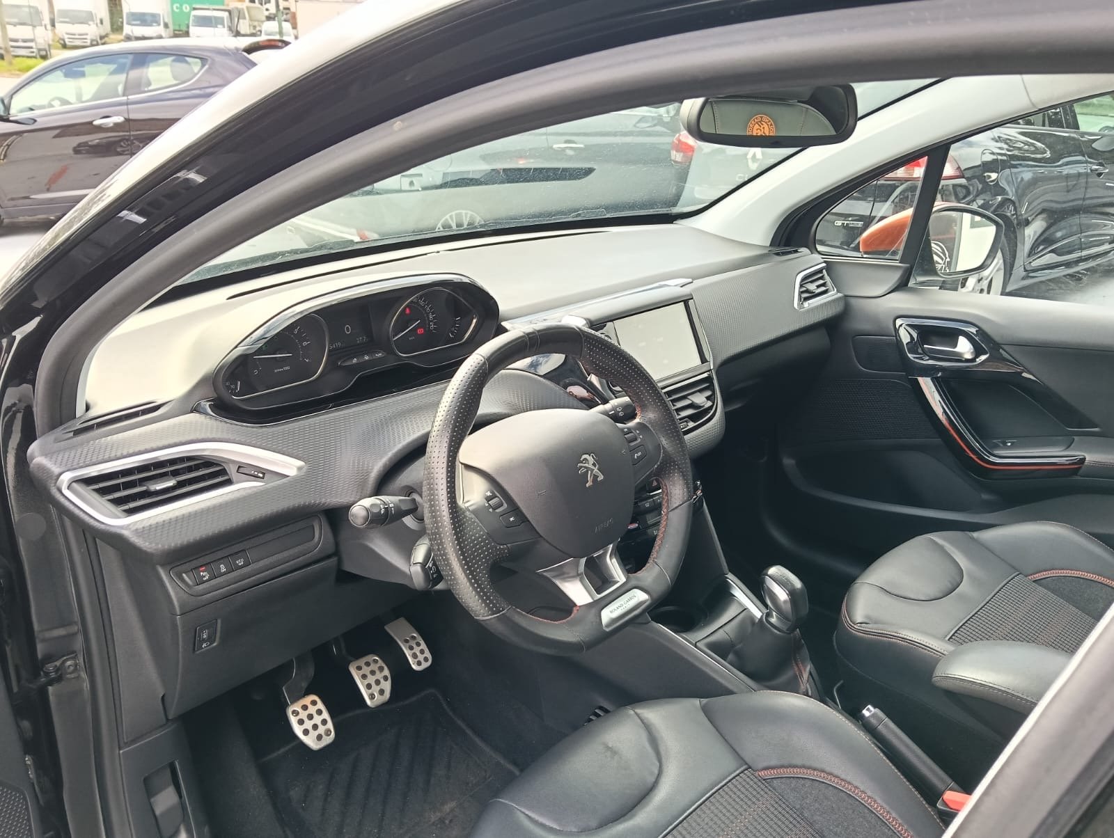 Peugeot 208 - imagem 13