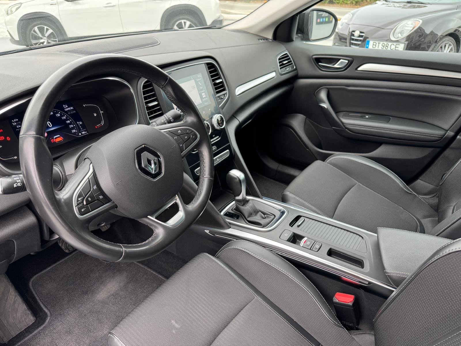 Renault Mégane Sport Tourer 1.5 Blue dCi Limited EDC - imagem 5