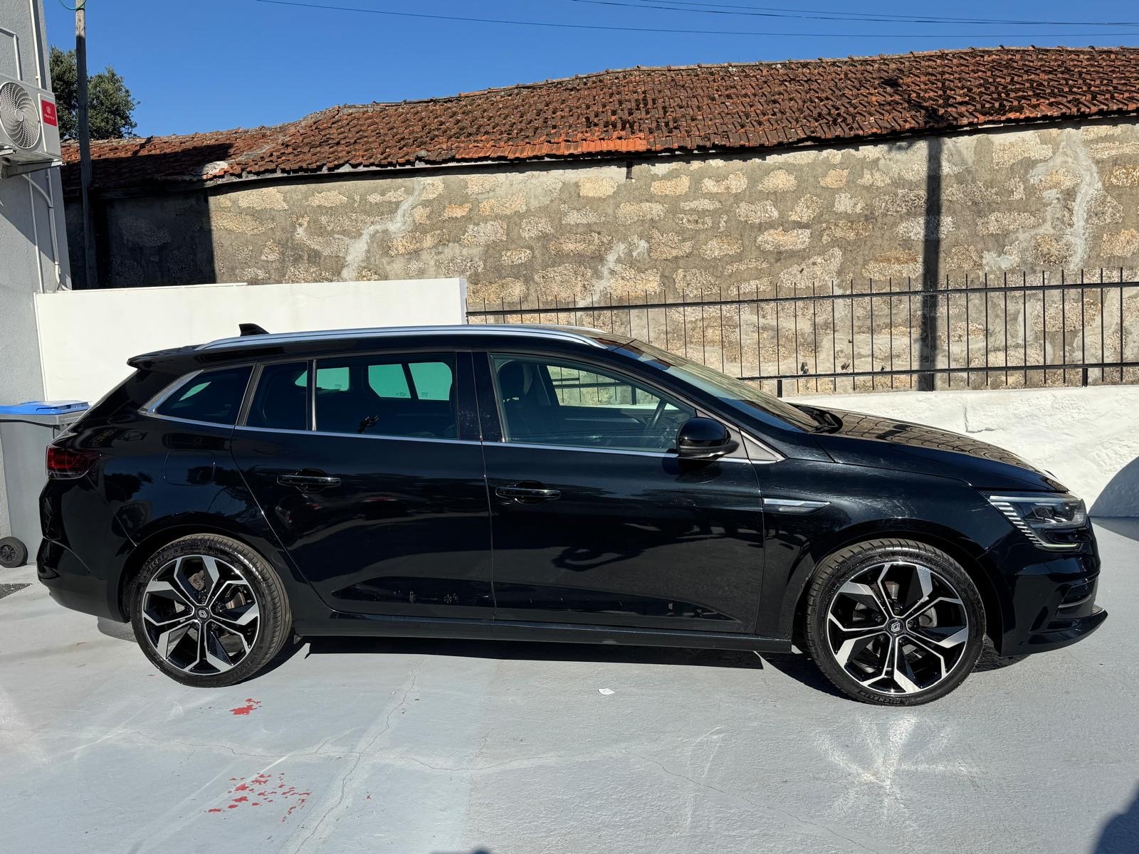Renault Mégane Sport Tourer 1.5 Blue dCi Limited EDC - imagem 11