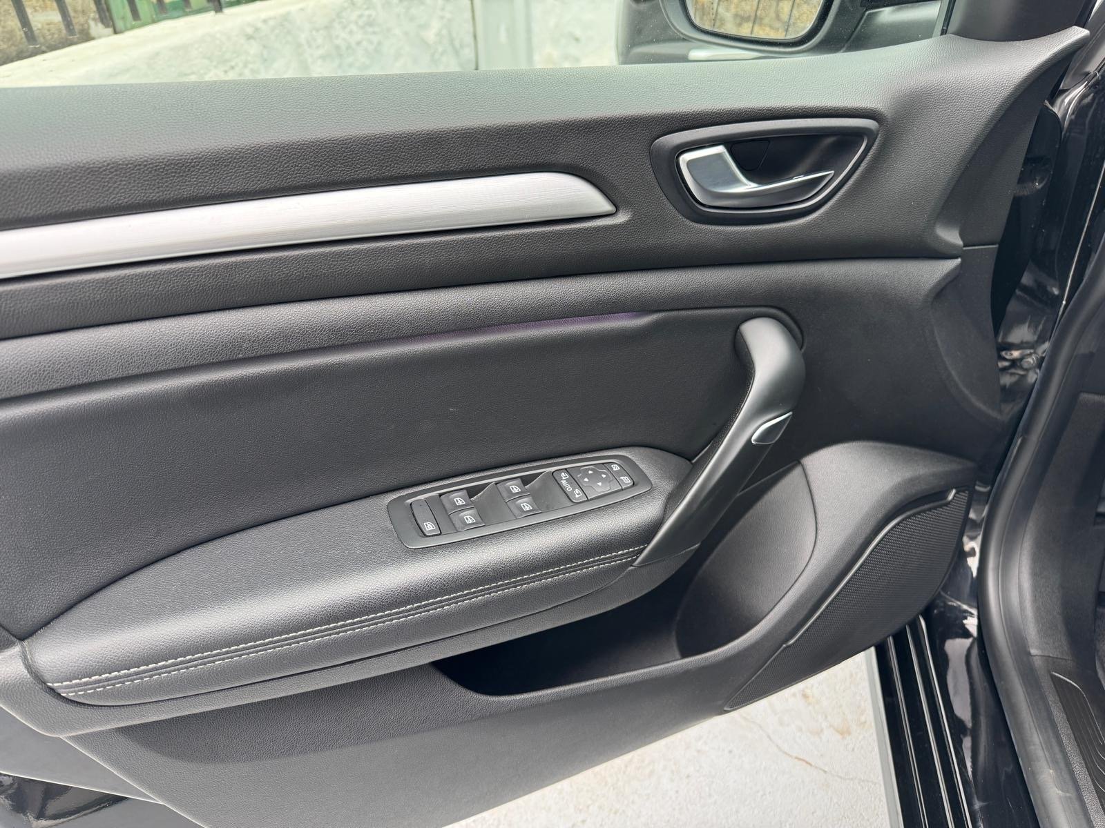 Renault Mégane Sport Tourer 1.5 Blue dCi Limited EDC - imagem 15