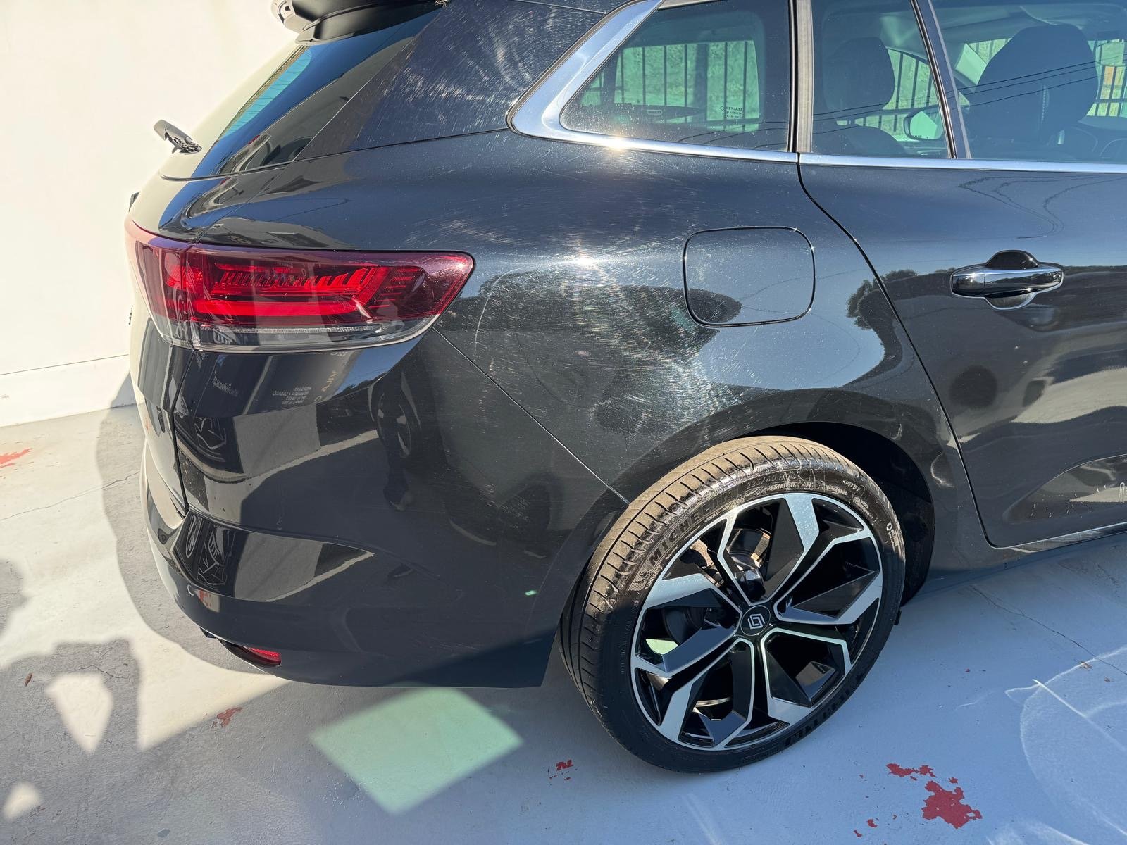 Renault Mégane Sport Tourer 1.5 Blue dCi Limited EDC - imagem 3