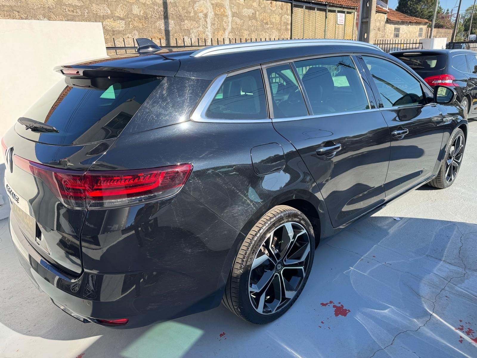 Renault Mégane Sport Tourer 1.5 Blue dCi Limited EDC - imagem 9